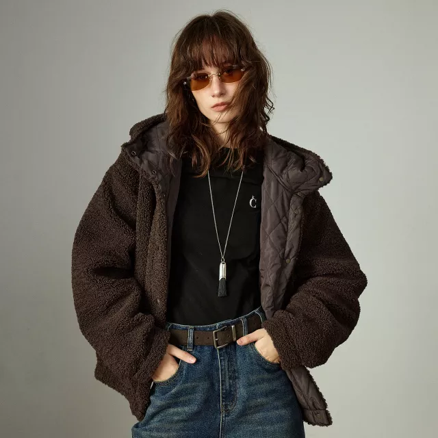 Women’s Slimming Turtleneck T-shirt with Warm Split Design